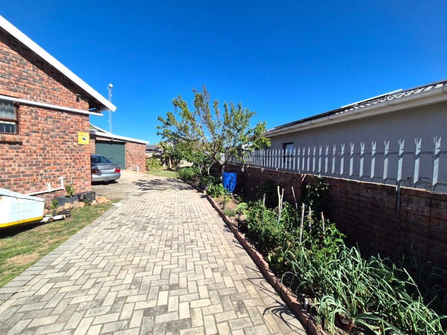 3 Bedroom Property for Sale in Wavecrest Eastern Cape